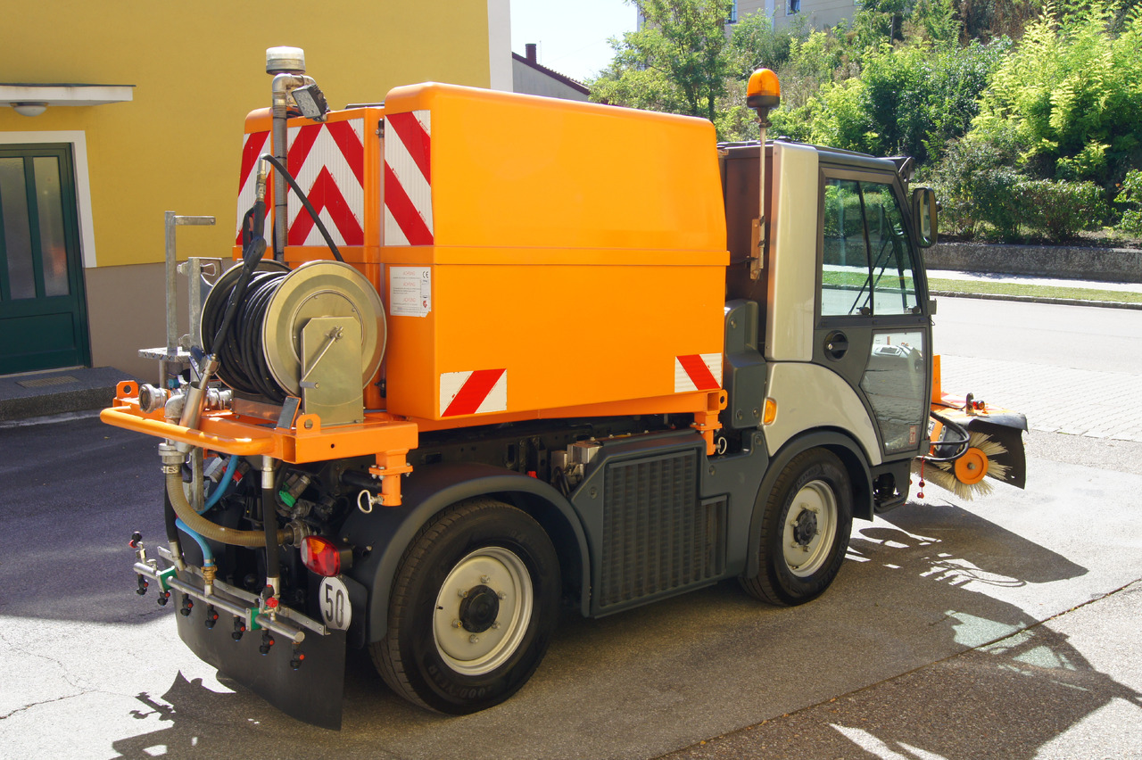 MULTICAR TREMO X56 Carrier CS/4x4/Euro 5/Besen/Wasserfass - Підмітально-прибиральна машина: фото 4 MULTICAR TREMO X56 Carrier CS/4x4/Euro 5/Besen/Wasserfass - Підмітально-прибиральна машина: фото 4