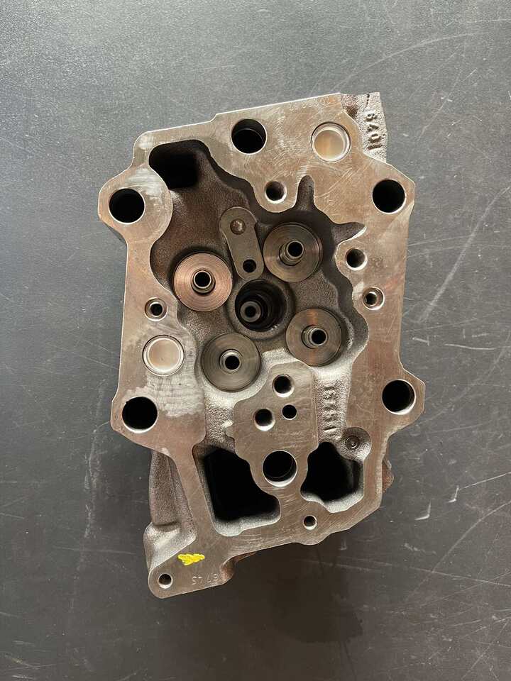MAN CYLINDER HEAD 51.03100-6745 - Головка блоку в категорії Вантажівки: фото 1 MAN CYLINDER HEAD 51.03100-6745 - Головка блоку в категорії Вантажівки: фото 1
