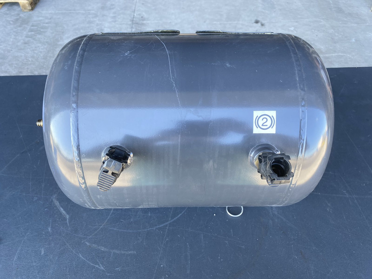 SCANIA COMPRESSED AIR TANK - 1778889 - Деталі гальмівної системи в категорії Вантажівки: фото 1 SCANIA COMPRESSED AIR TANK - 1778889 - Деталі гальмівної системи в категорії Вантажівки: фото 1