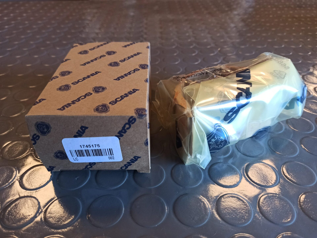 SCANIA CONNECTING ROD BEARING - 1745175 - Шатун в категорії Вантажівки: фото 1 SCANIA CONNECTING ROD BEARING - 1745175 - Шатун в категорії Вантажівки: фото 1