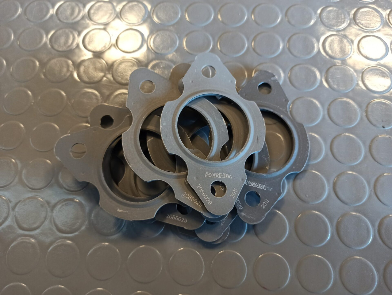 SCANIA EXHAUST MANIFOLD GASKET - 2086029 - Випускний колектор в категорії Вантажівки: фото 1 SCANIA EXHAUST MANIFOLD GASKET - 2086029 - Випускний колектор в категорії Вантажівки: фото 1