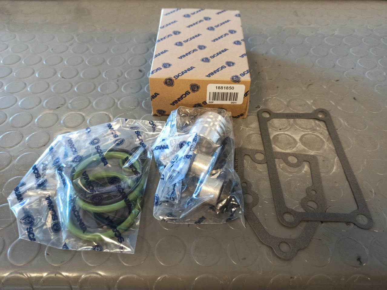SCANIA GASKET KIT LONGITUDINAL STROKE CYLINDER - 1881850 - Коробка передач та запчастини в категорії Вантажівки: фото 1 SCANIA GASKET KIT LONGITUDINAL STROKE CYLINDER - 1881850 - Коробка передач та запчастини в категорії Вантажівки: фото 1