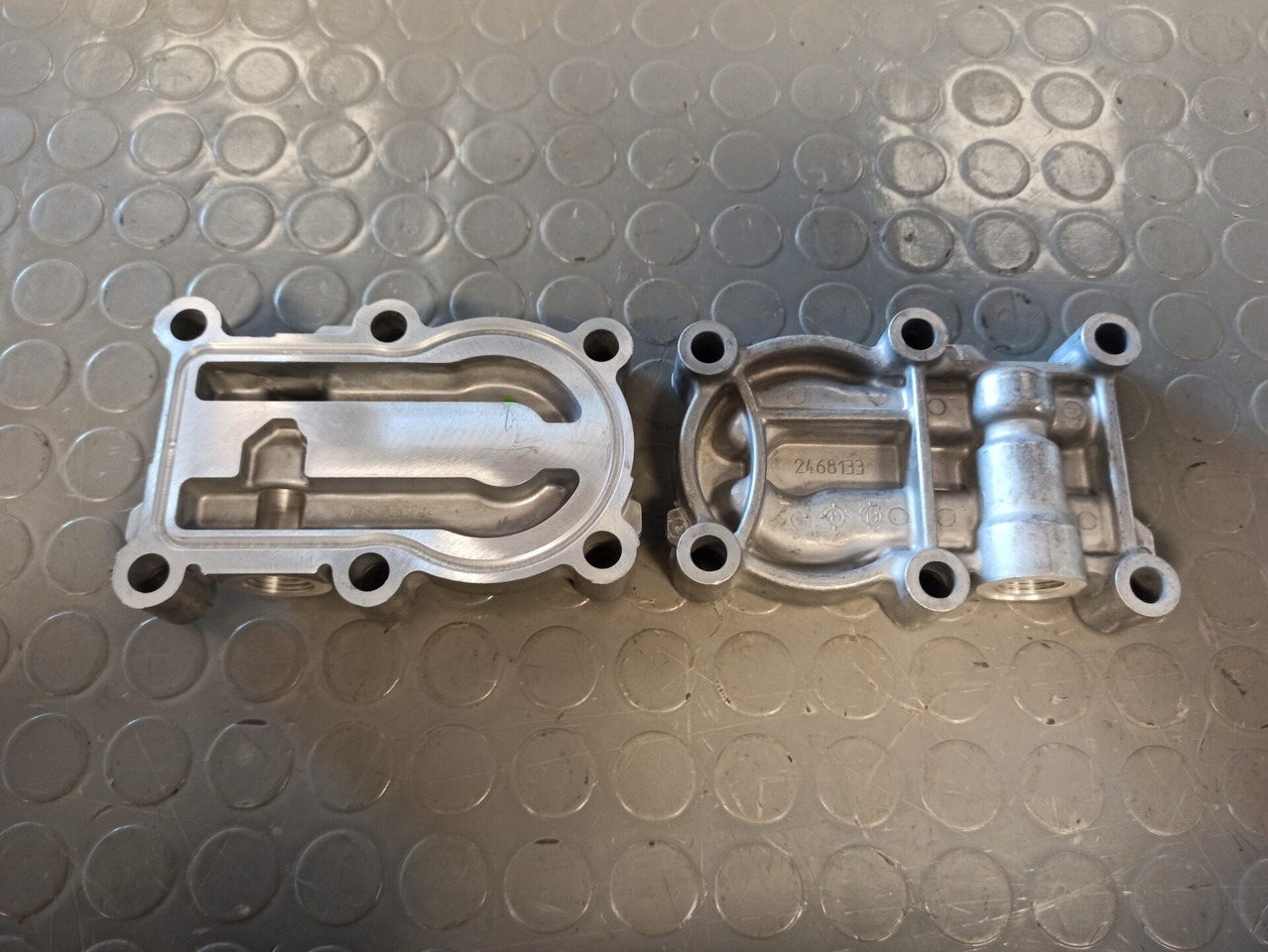 SCANIA OIL PUMP COVER - 2468133 - Коробка передач та запчастини в категорії Вантажівки: фото 1 SCANIA OIL PUMP COVER - 2468133 - Коробка передач та запчастини в категорії Вантажівки: фото 1