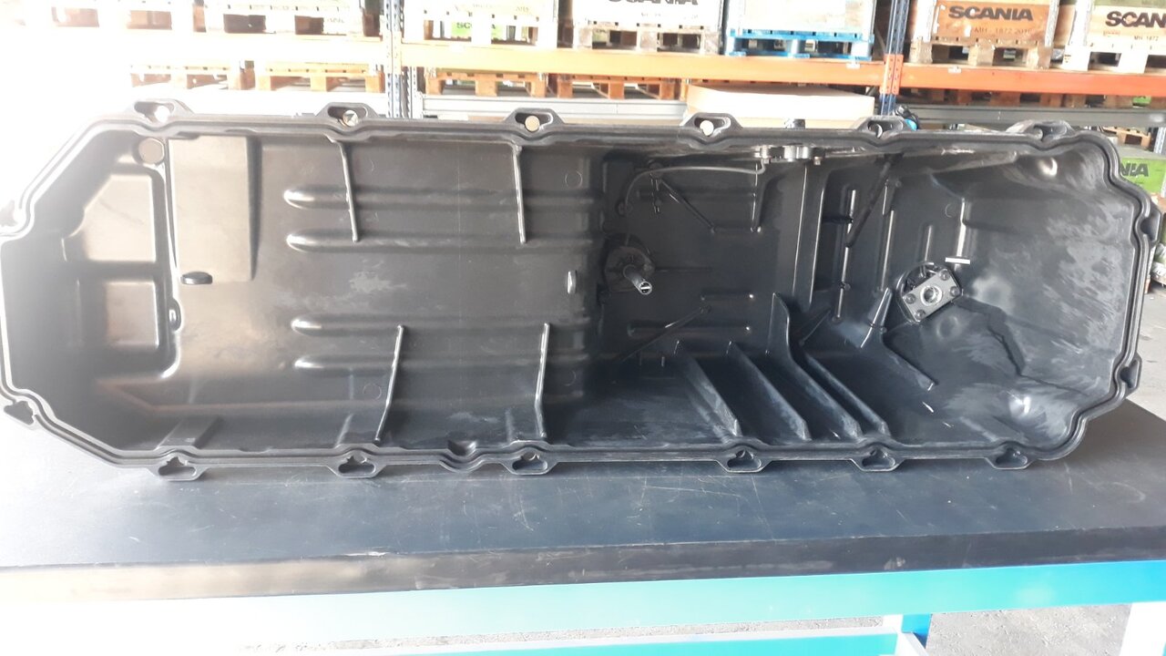 VOLVO OIL PAN 23424389 - Масляний піддон в категорії Вантажівки: фото 2 VOLVO OIL PAN 23424389 - Масляний піддон в категорії Вантажівки: фото 2