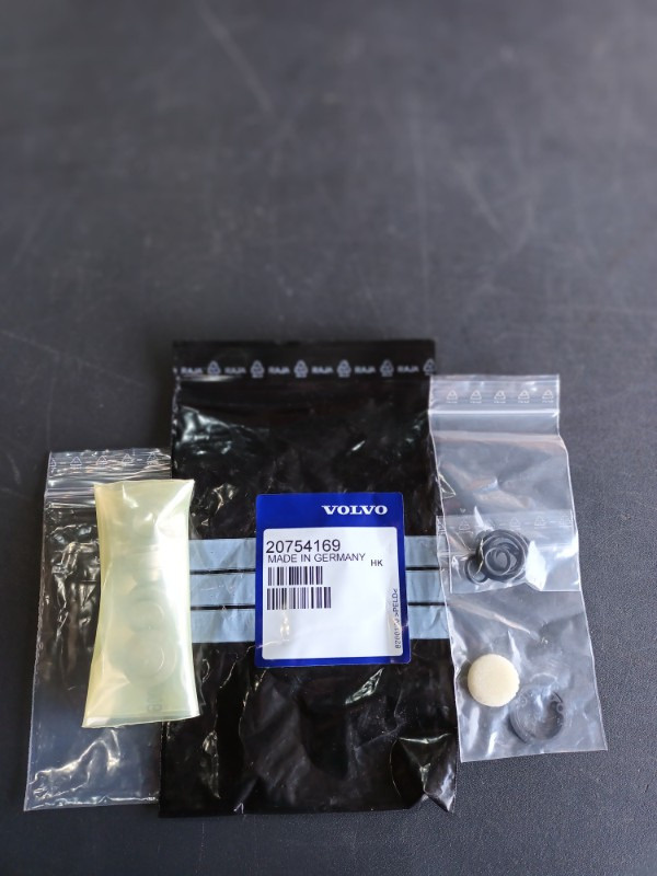 VOLVO REPAIR KIT - 20754169 - Комплект для ремонту двигуна в категорії Вантажівки: фото 1 VOLVO REPAIR KIT - 20754169 - Комплект для ремонту двигуна в категорії Вантажівки: фото 1