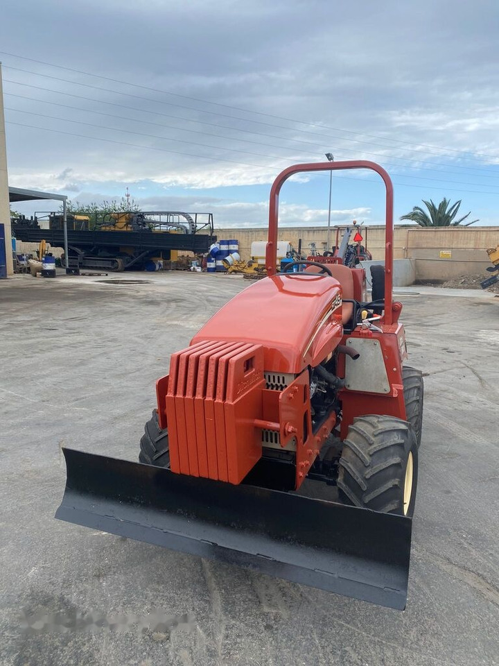 Ditch-Witch RT45 - Траншеєкопач: фото 3 Ditch-Witch RT45 - Траншеєкопач: фото 3