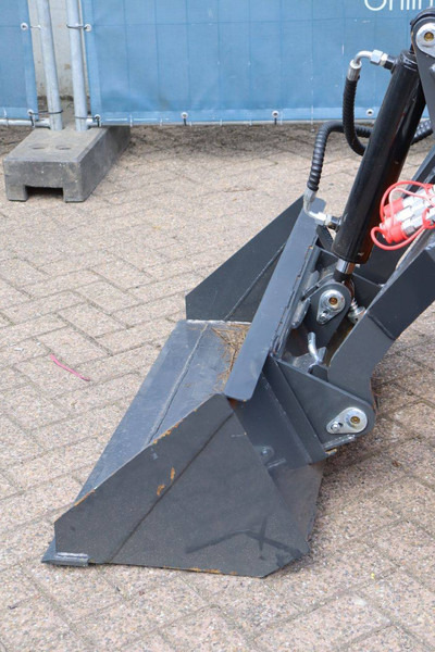 Новий Гусеничний навантажувач ARTEER QB-480: фото 12 Новий Гусеничний навантажувач ARTEER QB-480: фото 12