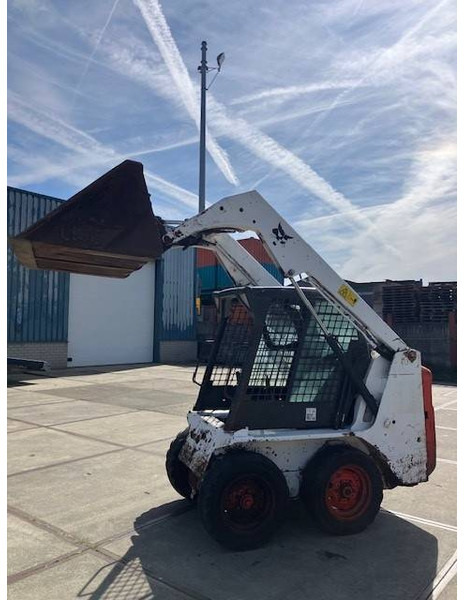 Bobcat S100 - Колісний навантажувач: фото 1 Bobcat S100 - Колісний навантажувач: фото 1