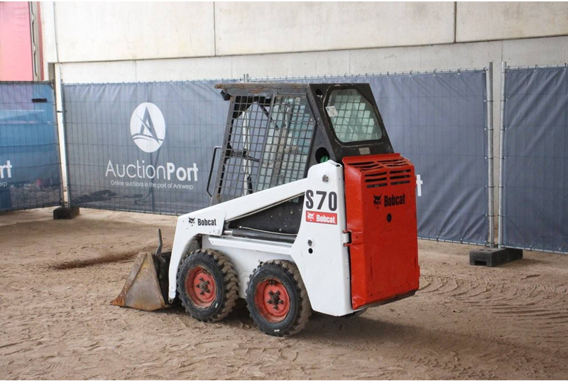 Bobcat S70 - Колісний навантажувач: фото 3 Bobcat S70 - Колісний навантажувач: фото 3