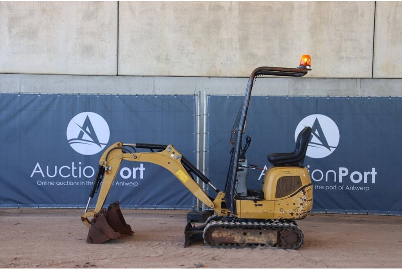 Caterpillar 300.9D - Міні-екскаватор: фото 2 Caterpillar 300.9D - Міні-екскаватор: фото 2