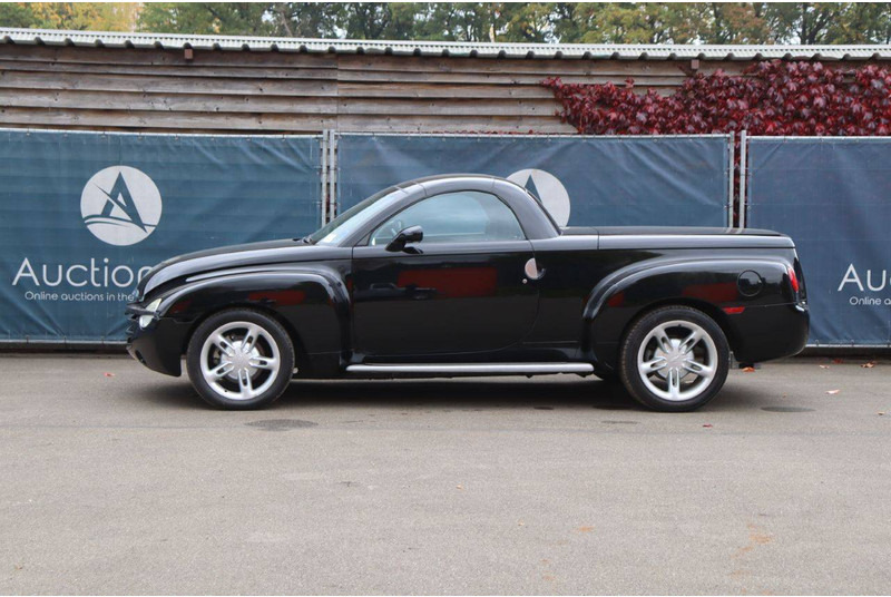 Chevrolet SSR - Легковий автомобіль: фото 2 Chevrolet SSR - Легковий автомобіль: фото 2