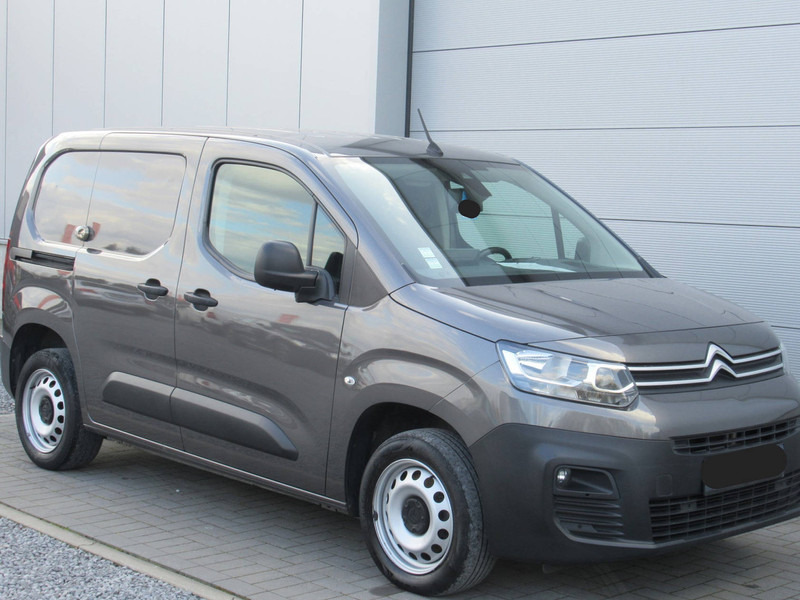 Citroën Berlingo BlueHDi Automatic - Суцільнометалевий фургон: фото 3 Citroën Berlingo BlueHDi Automatic - Суцільнометалевий фургон: фото 3