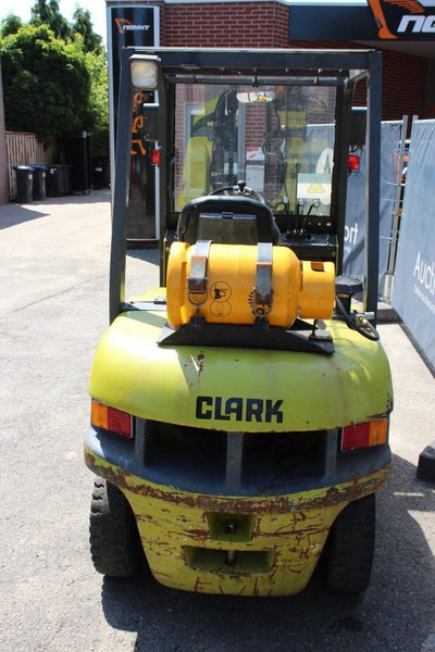 Clark - Газовий навантажувач: фото 4 Clark - Газовий навантажувач: фото 4