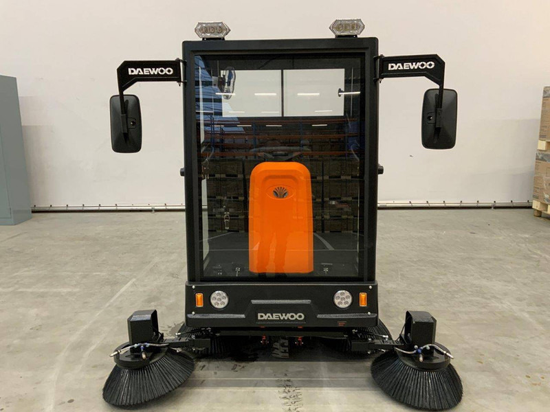 Daewoo DAS100 - Підмітально-прибиральна машина: фото 4 Daewoo DAS100 - Підмітально-прибиральна машина: фото 4