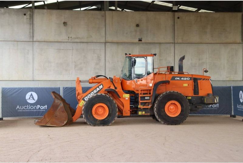 Doosan DL420 - Колісний навантажувач: фото 1 Doosan DL420 - Колісний навантажувач: фото 1