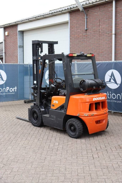 Doosan G25G - Газовий навантажувач: фото 4 Doosan G25G - Газовий навантажувач: фото 4