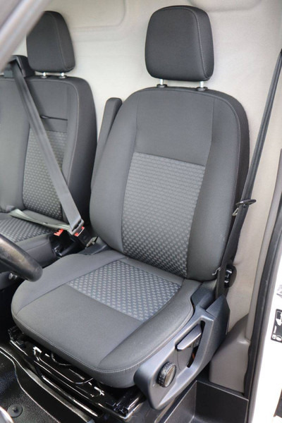 Суцільнометалевий фургон Ford Transit: фото 20