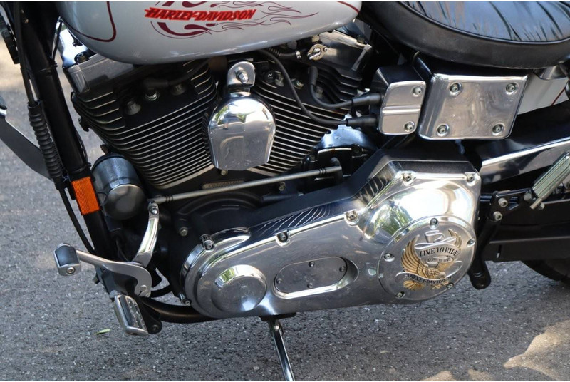 Мотоцикл Harley-Davidson Dyna Wide Glide: фото 16