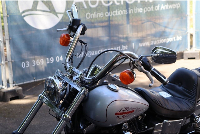 Мотоцикл Harley-Davidson Dyna Wide Glide: фото 11