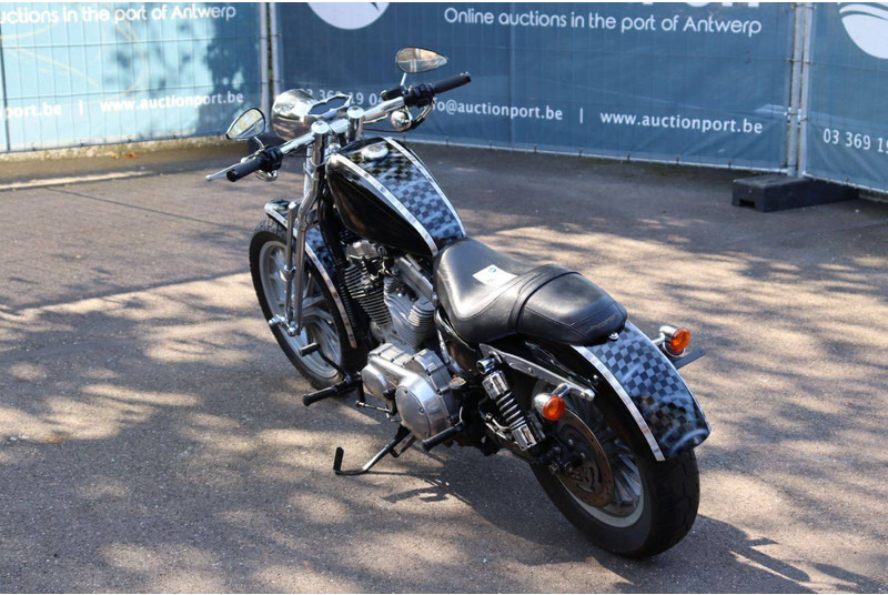 Harley-Davidson Sportster 883 Springer - Мотоцикл: фото 4 Harley-Davidson Sportster 883 Springer - Мотоцикл: фото 4