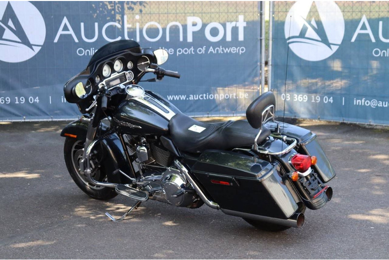 Harley-Davidson Street Glide - Мотоцикл: фото 3 Harley-Davidson Street Glide - Мотоцикл: фото 3