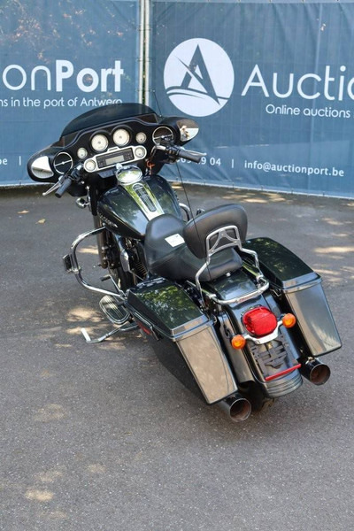 Harley-Davidson Street Glide - Мотоцикл: фото 4 Harley-Davidson Street Glide - Мотоцикл: фото 4