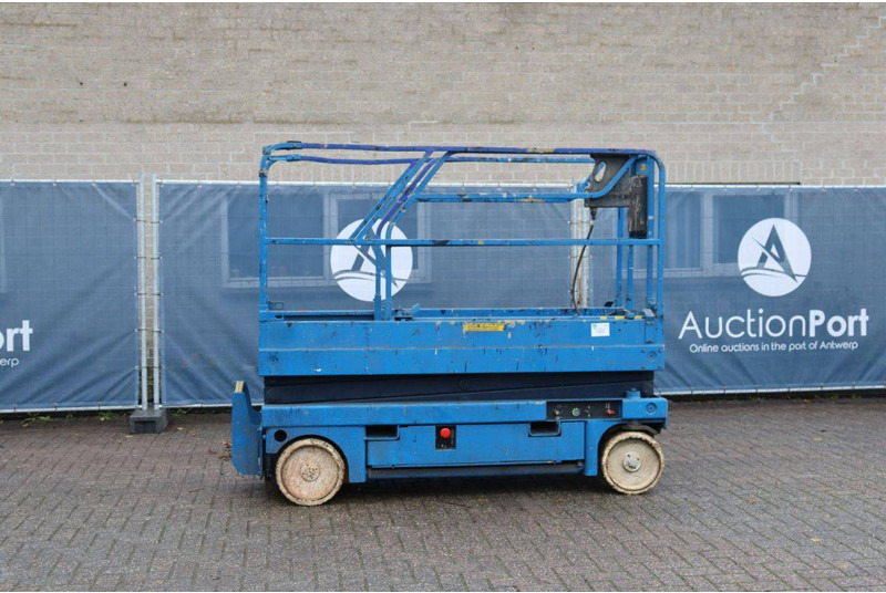 Haulotte Compact 8 - Ножичний підйомник: фото 1 Haulotte Compact 8 - Ножичний підйомник: фото 1