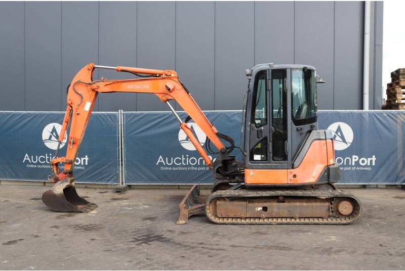 Hitachi ZX40U-2 CLR - Гусеничний екскаватор: фото 2 Hitachi ZX40U-2 CLR - Гусеничний екскаватор: фото 2
