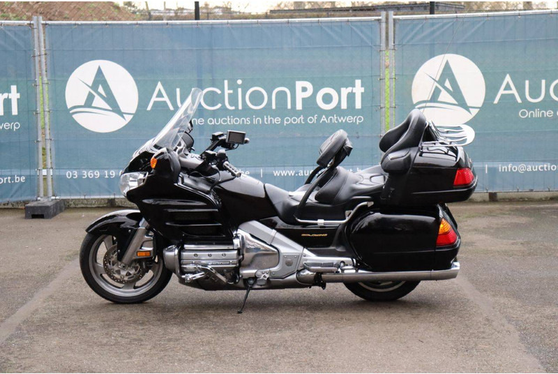 Honda GL1800 - Мотоцикл: фото 2 Honda GL1800 - Мотоцикл: фото 2