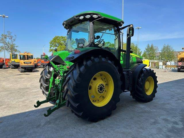 John Deere 7230R - Трактор: фото 4 John Deere 7230R - Трактор: фото 4