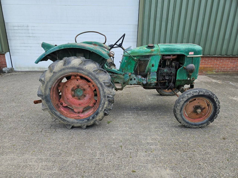 John Deere D30 - Трактор: фото 2 John Deere D30 - Трактор: фото 2