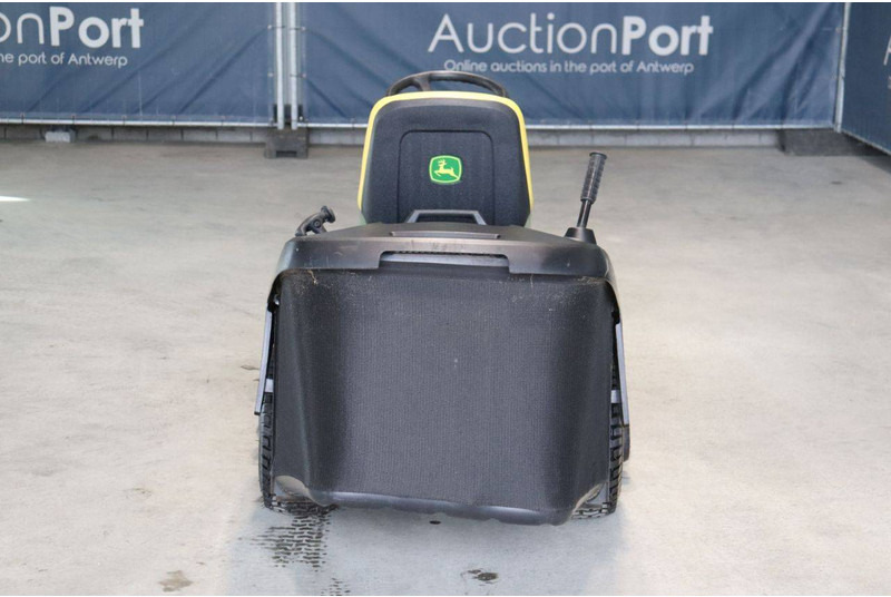 John Deere X166R - Газонокосарка: фото 4 John Deere X166R - Газонокосарка: фото 4