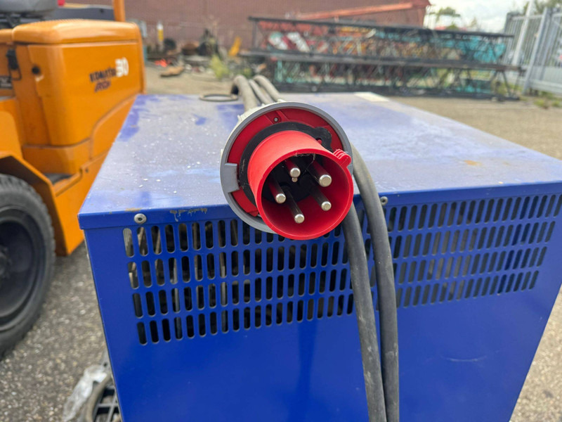 Komatsu FB30EX-8 - Електронавантажувач: фото 3 Komatsu FB30EX-8 - Електронавантажувач: фото 3