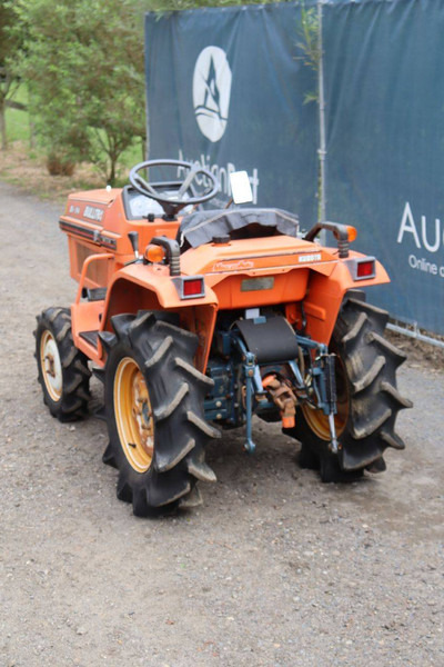 Kubota B1-14 Bulltra - Трактор: фото 4 Kubota B1-14 Bulltra - Трактор: фото 4