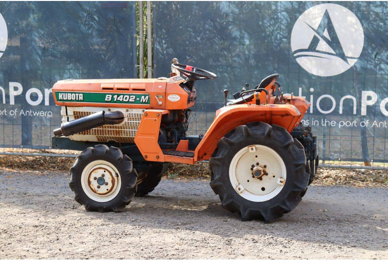 Kubota B1402-M - Трактор: фото 3 Kubota B1402-M - Трактор: фото 3