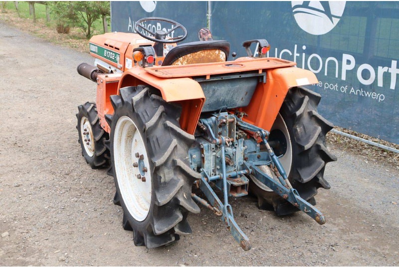Kubota B1702-M - Трактор: фото 4 Kubota B1702-M - Трактор: фото 4