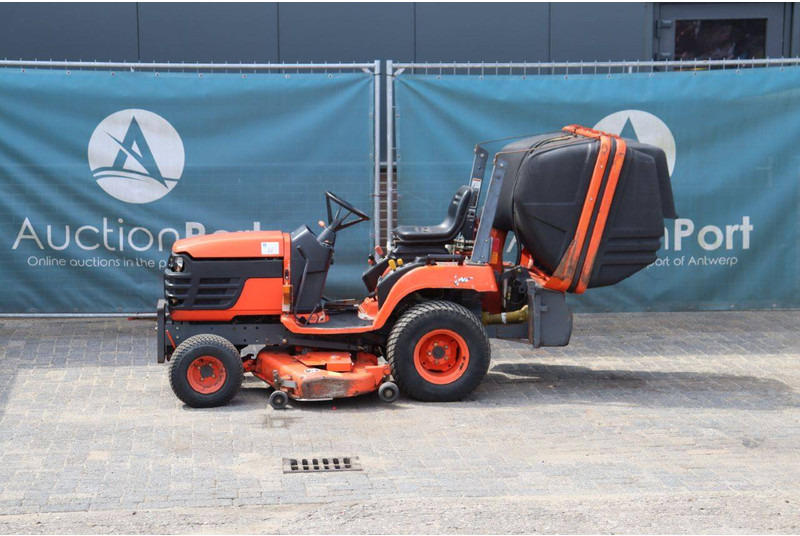 Kubota BX2200D - Газонокосарка: фото 1 Kubota BX2200D - Газонокосарка: фото 1