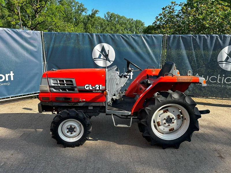 Kubota GL-21 - Трактор: фото 1 Kubota GL-21 - Трактор: фото 1