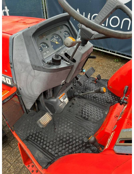 Трактор Kubota GL240: фото 16