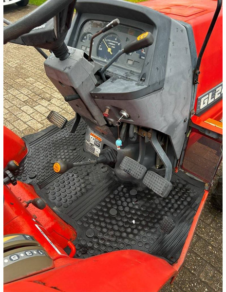 Трактор Kubota GL240: фото 17