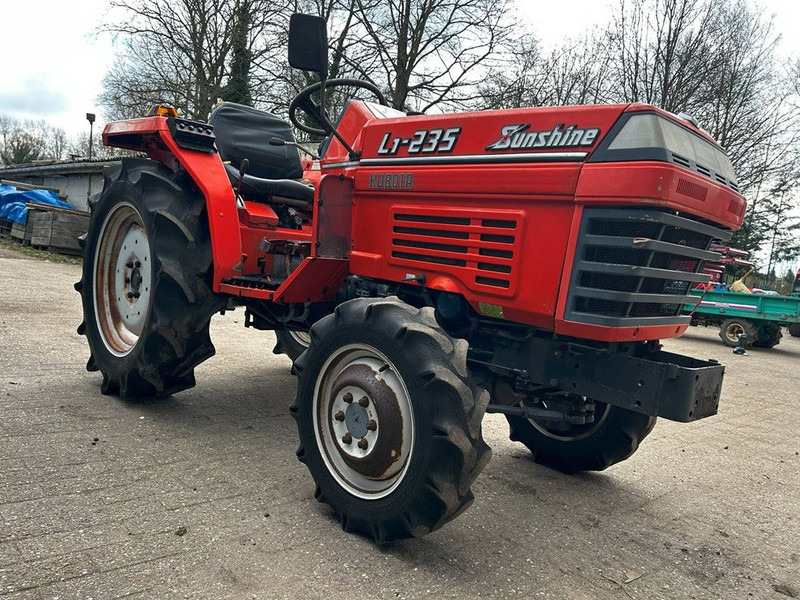 Kubota L1-235 P.S. - Трактор: фото 5 Kubota L1-235 P.S. - Трактор: фото 5