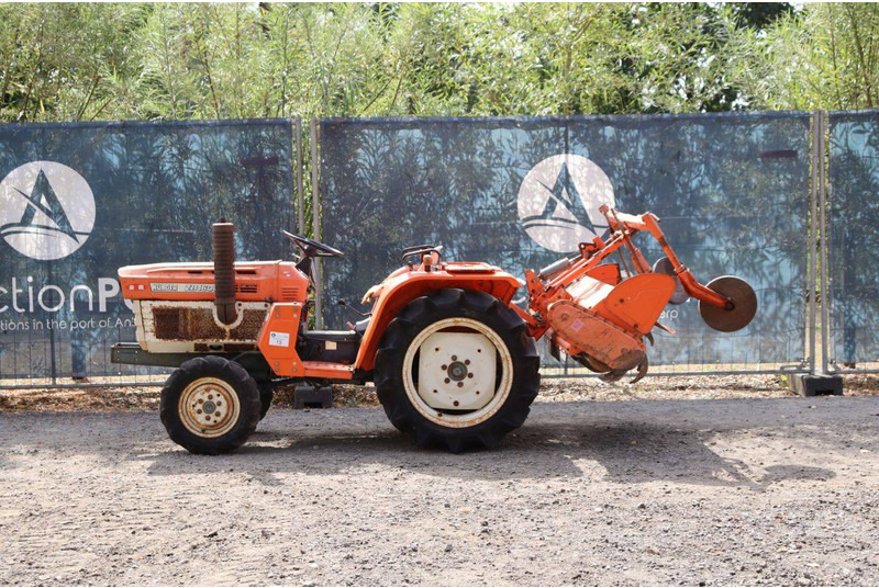 Kubota ZB1600 - Трактор: фото 2 Kubota ZB1600 - Трактор: фото 2