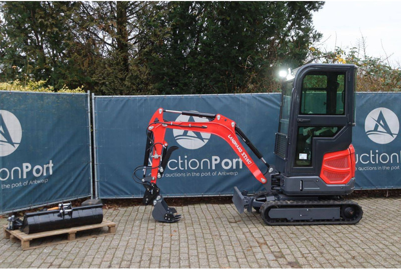 Landward XT180 - Міні-екскаватор: фото 1 Landward XT180 - Міні-екскаватор: фото 1