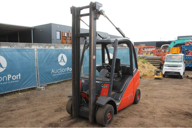 Навантажувач підвищеної прохідності Linde H25T: фото 11