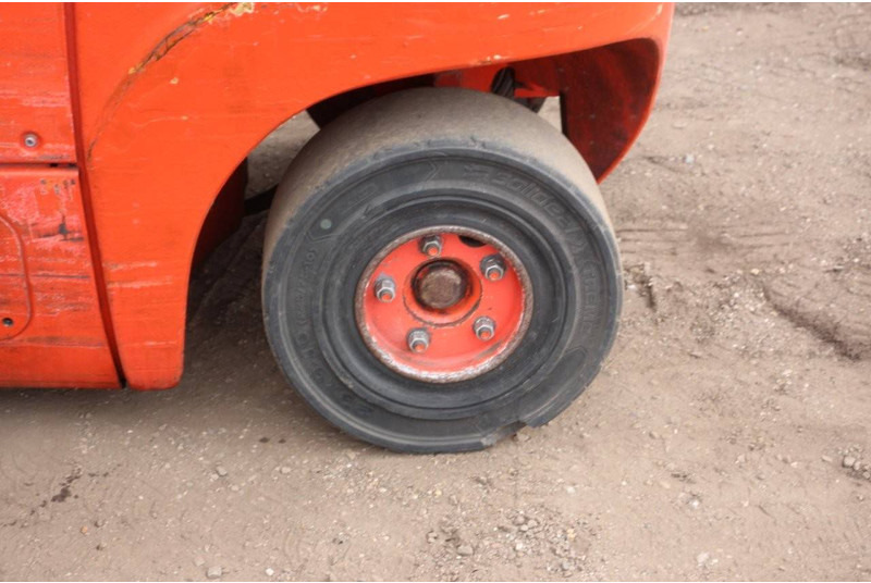 Навантажувач підвищеної прохідності Linde H25T: фото 14