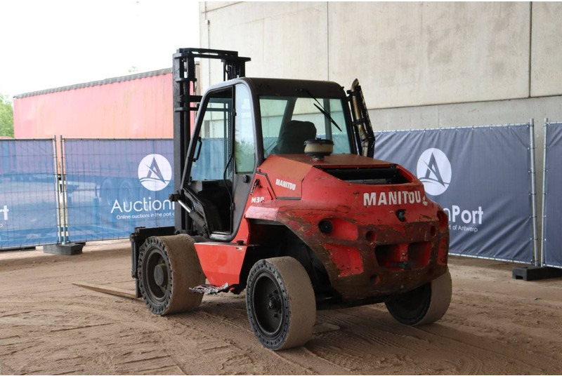 Manitou M 30-2 P ST3B S4 EU - Навантажувач підвищеної прохідності: фото 4 Manitou M 30-2 P ST3B S4 EU - Навантажувач підвищеної прохідності: фото 4