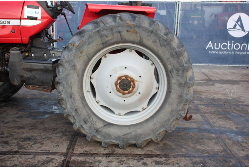 Трактор Massey Ferguson 4345: фото 12