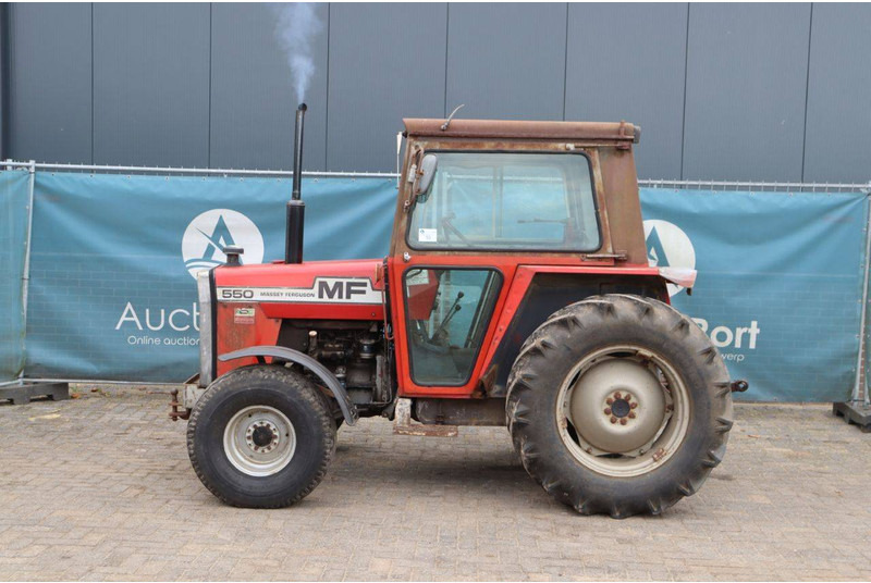 Massey Ferguson 550 - Трактор: фото 2 Massey Ferguson 550 - Трактор: фото 2