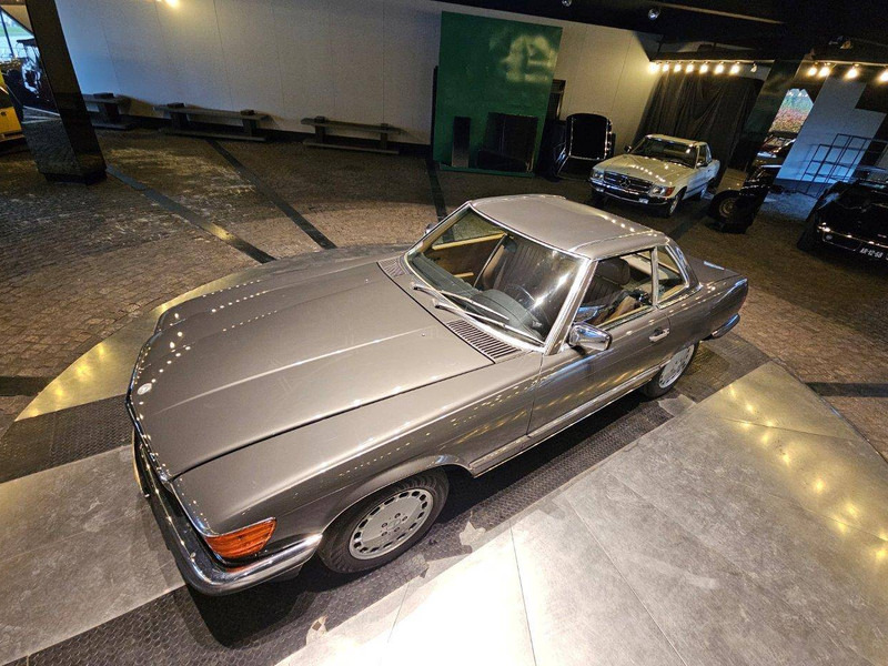 Mercedes-Benz 500-serie 560 SL - Легковий автомобіль: фото 4 Mercedes-Benz 500-serie 560 SL - Легковий автомобіль: фото 4