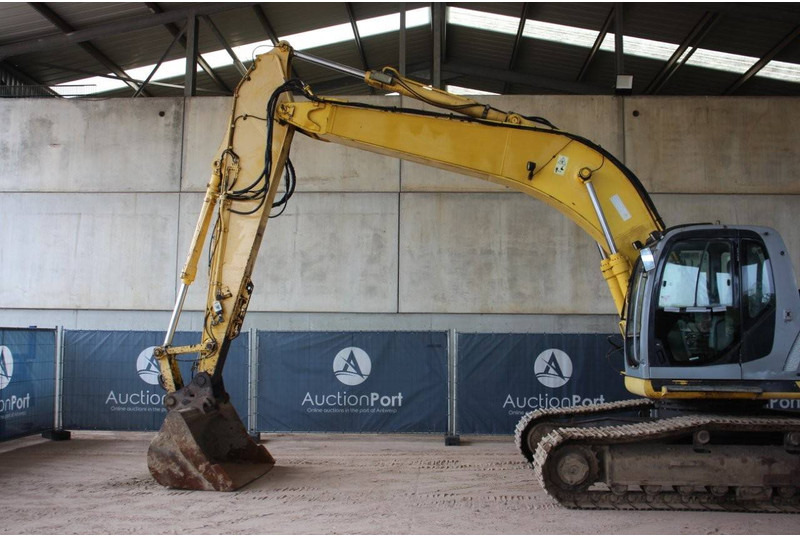 Гусеничний екскаватор New Holland E265: фото 10